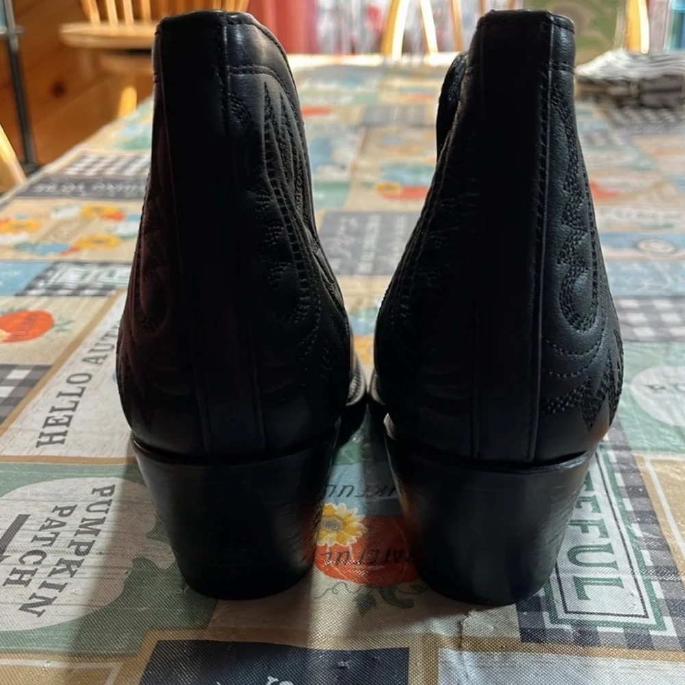 Ariat Dixon R Black Leather Western Ankle Boots Size 7B - Picture 2 of 8